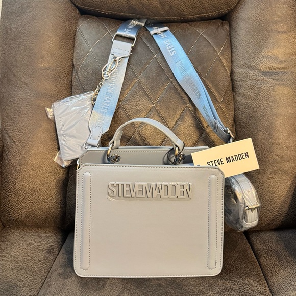 STEVE MADDEN BEVLYNN BLUE Crossbody NWT with  2 Straps & Extra Wallet Keychain - Picture 1 of 15